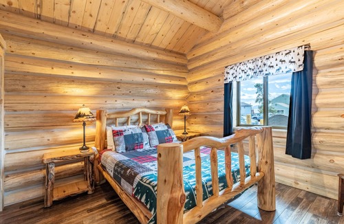 Fairplay House | Cozy Authentic Fairplay Cabin, 30 min to Breck.