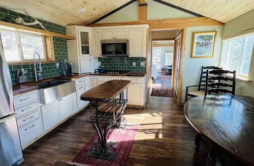 Bayfield Apartment | Cozy Barn Loft Apartment. Perfect for Couples and Nature Lovers