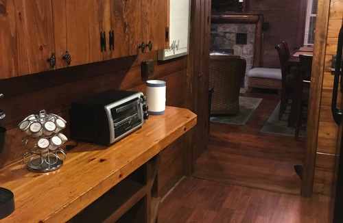 Bonnet Shores Cabin | Cozy Beach Log Cabin Walk to Private Beach Cabana Bar Fire Pit Sleeps 6