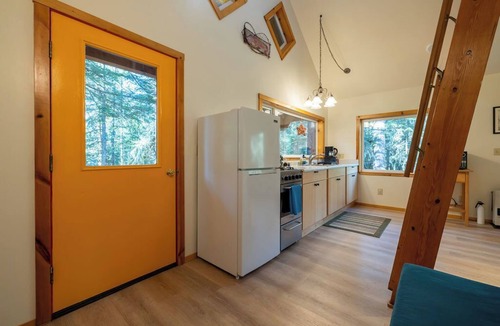 Gustavus Cabin | Cozy cabin w/WiFi amongst the spruce trees adjacent to Glacier Bay Nat'l Park.