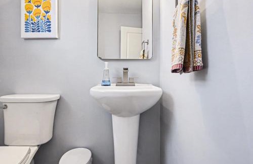 West Columbus House | Cozy Campbell Bungalow