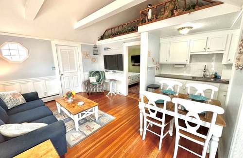 Hyannis Cottage | Cozy Cape Cod Cottage- Steps from the Ocean, 2 Bedrooms!