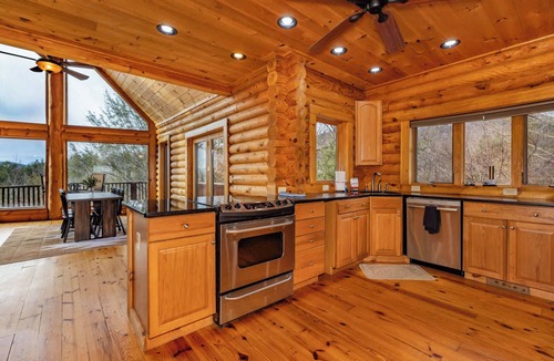 Purlear Cabin | Cozy Carolina Cabin