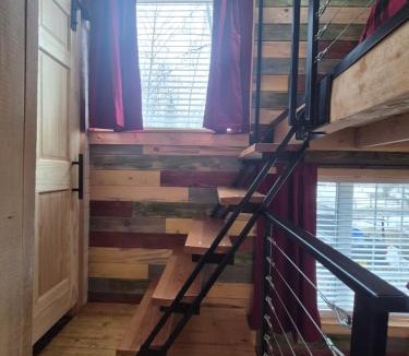 Badger House | Cozy Christmas Cabin