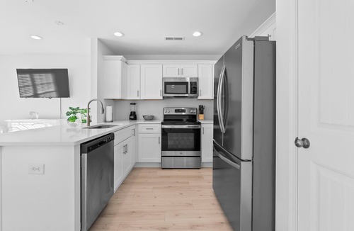Little River House | Cozy Coastal Getaway | Family and Pet Friendly