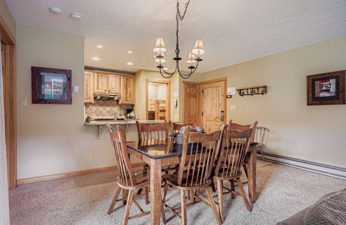 Lakeside Village Condo | Cozy Condo on Keystone Lake