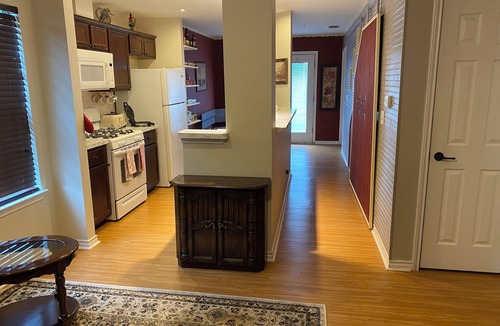 Montopolis House | Cozy Cottage Close to COTA, ACL, SXSW, kids welcome!