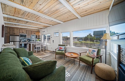 Pacific Beach Cottage | Cozy Cottage Steps from Beach