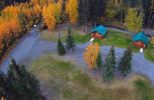 Mentasta Lake Cabin | Cozy Creekside Cabin with Mountain Views & Fireplace near Log Cabin Creek, Tok Alaska