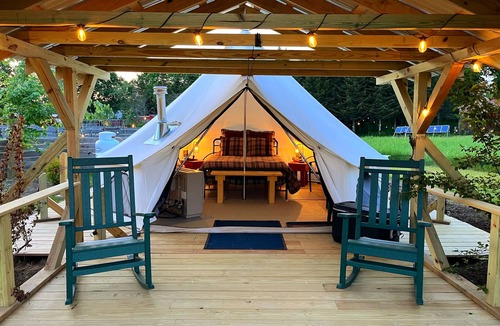 Turner Cabin | Cozy Glamping Tent at Farm Stay in Maine