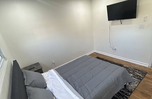 Columbus House | Cozy home near Downtown Columbus