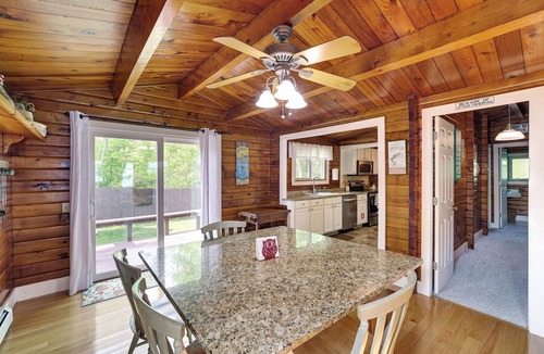 North Hero Cottage | Cozy Lake Champlain Cottage w/Private Beach!