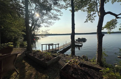 Jefferson Cabin | Cozy lakefront cabin on Damariscotta Lake, relax & enjoy summer as it should be.