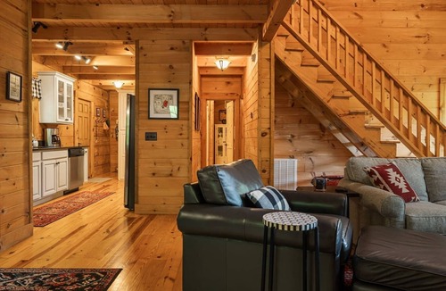 Wolf Laurel House | Cozy Mars Hill Cabin Near Asheville
