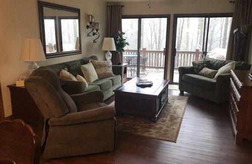 Wolf Laurel House | Cozy Mountain Cottage with Fenced Backyard in Wolf Laure Resort