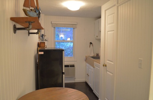 Ogunquit Condo | Cozy Nautical Getaway in Cape Neddick