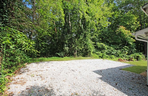 Marion House | Cozy newly remodeled lower level duplex in Marion! Conveniently located to town!