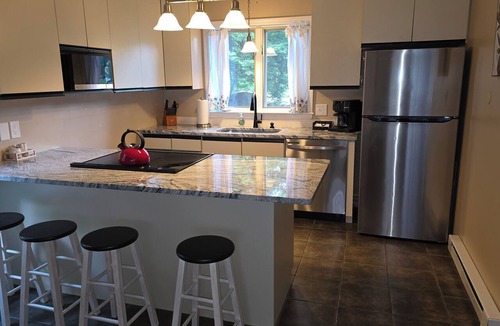 Conway Condo | Cozy Newly Renovated 3BR Madison Condo Pool + Tennis White Mountains Getaway