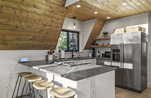 Monument Cabin | Cozy Private A-Frame Retreat/Hot Tub/w-Views