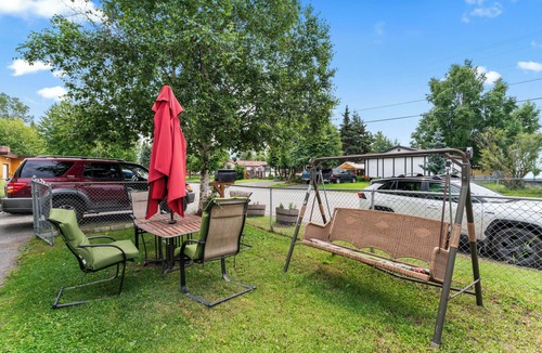 Airport Heights Community Council House | Cozy Private Room with Two Beds And Private Bath