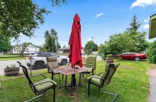 Airport Heights Community Council House | Cozy Private Room with Two Beds And Private Bath