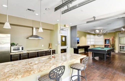 South Congress Apartment | Cozy SoCo 1BR King Suite w/GymPickleballLaundry