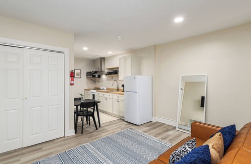 Merion Village Apartment | Cozy Studio Near Children’s Hospital, Kitchen & Laundry