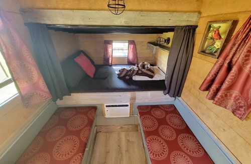 Jonesville Cabin | Cozy Tiny House on Working Farm, for Fun Glamping Trips in Kentucky