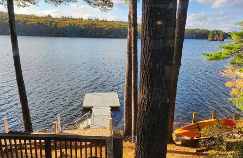 Nottingham Cottage | Cozy Waterfront Cottage!