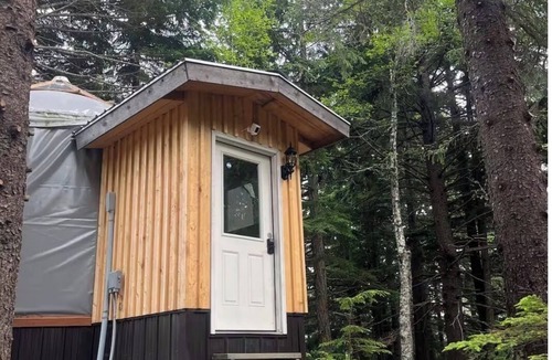 Haines Cabin | Cozy yurt in the forest-Pet-Friendly. Private In-Town Convenience