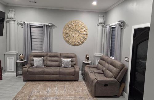 Hampton House | COZYmobay 2