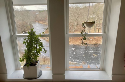 Waldoboro House | Creative winter and spring on a river in Maine
