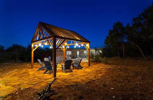 Johnson City House | Creator Cabin - Retreat for 8