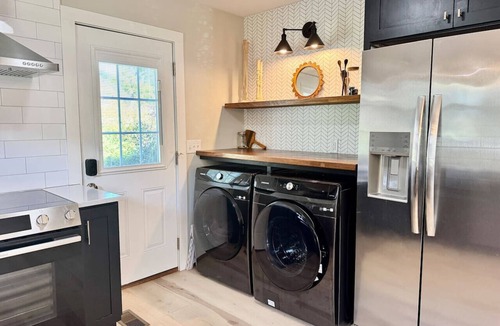 Old Fort House | Creekside Base for Hiking & Biking | Near Downtown