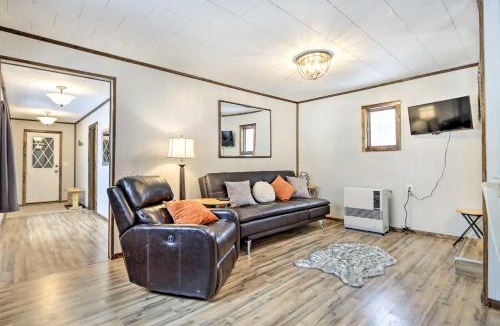 Fishhook House | Creekside Cabin < 2 Mi to Hike, Bike & Ski!