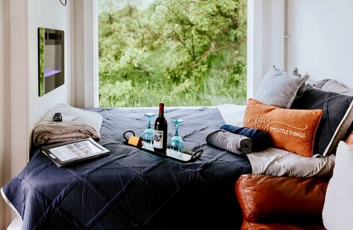 Monument Cabin | Creekside Container Glamping for a Nature Escape in Monument, Colorado