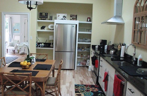 Asheville House | Creekside Cottage! Hiking. Gardens. 5 min to town. Close to shopping/dining.WiFi
