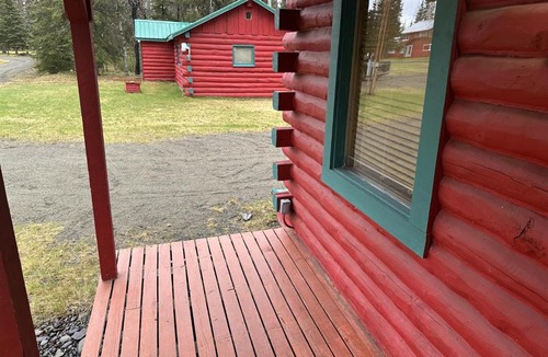 Cohoe House | Crooked Creek Cabin #3 Close to the Water - Studio