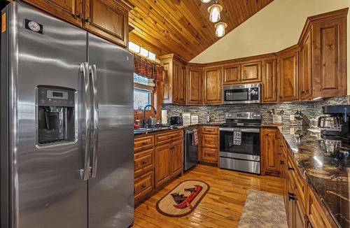 Boone Cabin | Crooked Feather @ River Ridge Awaits You!