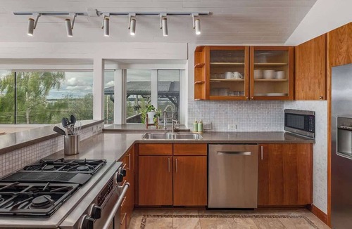 South Addition Apartment | Crow's Nest Condo 3BR Downtown