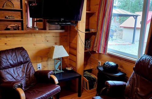 Funny River Cabin | CUTE CABIN 10 MINUTES FROM TOWN AND FISHING