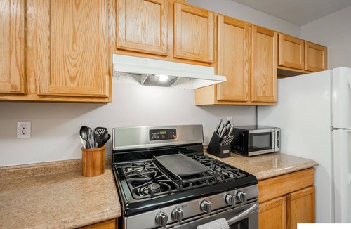 Bayshore - Klatt House | Cute & Close to Dining, Trails, Shopping, Airport! Perfect Anchorage location!