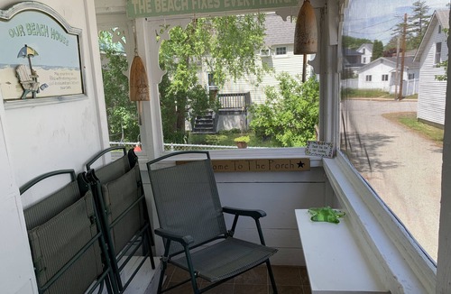 Old Orchard Beach Cottage | Cute cottage only a 10 min walk to the beach.