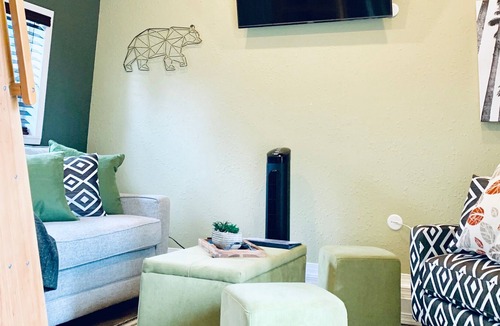 South Delridge House | Cute Seattle Guest House with Private Hot Tub!