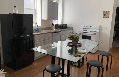 Short North Apartment | D Lovely LUX 2 bdr the Mecca of art district, Convention Center Arena, bars