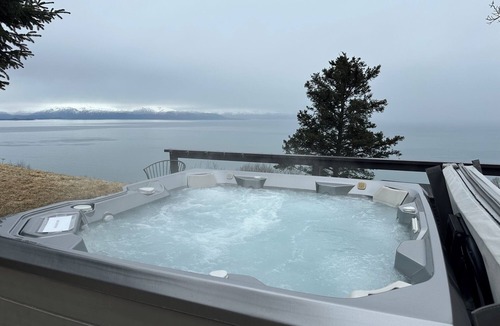 Homer Cabin | Dall Cabin - Cozy retreat with bay views, a shared hot tub, and fire pit!