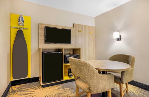 Cortez Hotel | Days Inn by Wyndham Cortez