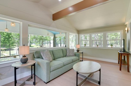 Pointblank House | Deck & Dock Access! Sunlit Lake Livingston Escape