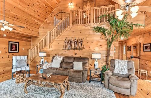 Warne House | Deck & Game Room: Blue Ridge Mountain Cabin!