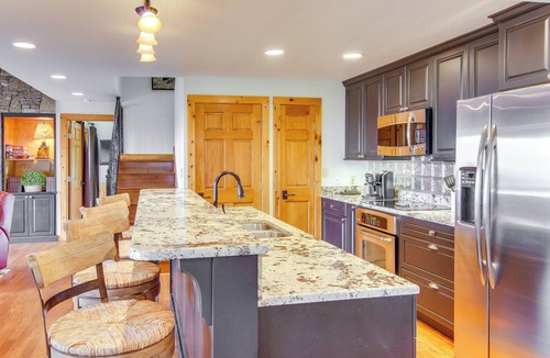 Mountain Air House | Deck & Game Room: Blue Ridge Mountain Home!